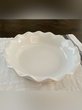 Emile Henry Deep Ruffled Pie Dish